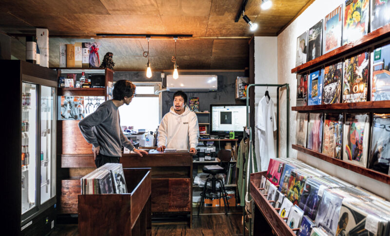 クラフトビールをお供に。飲めるレコードショップ3店