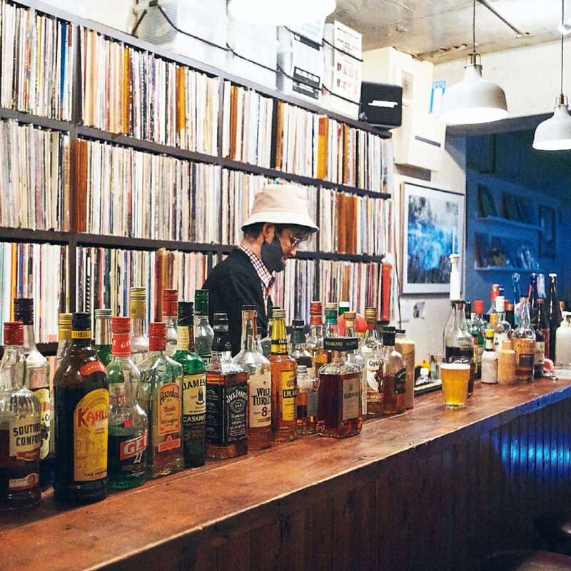音楽と会話から生まれる団欒。飲める東京のレコードショップ3店