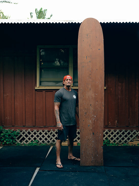 サーフィンのルーツである木製のアライアボード