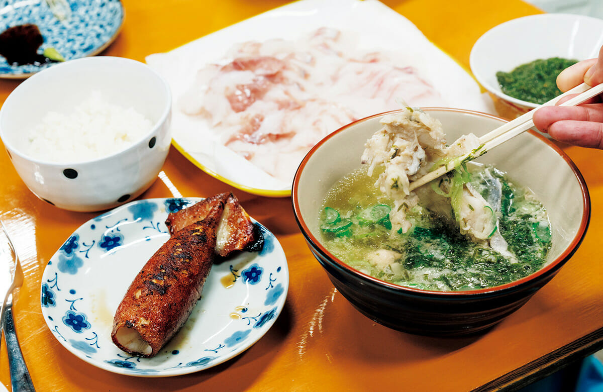 ご飯と汁はお代わり自由