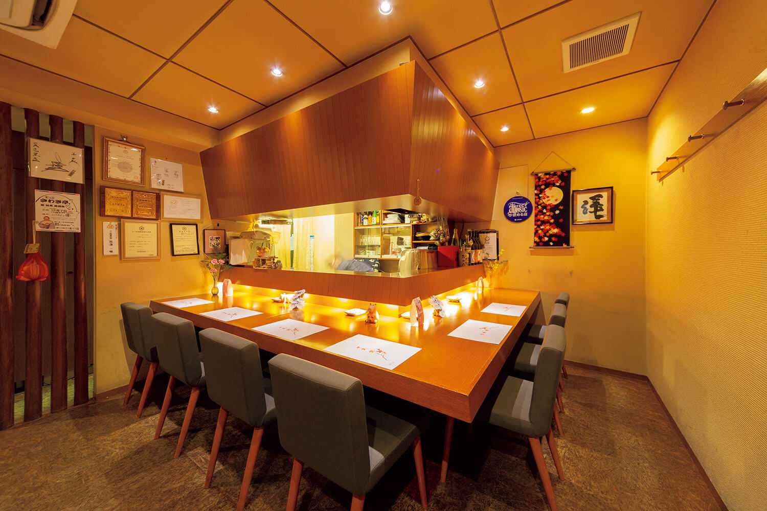 南3条〈ひこま豚とまごころ料理 澤〉店内