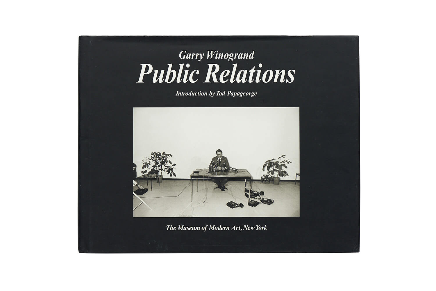 ギャリー・ウィノグランド 写真集『Public Relations』表紙