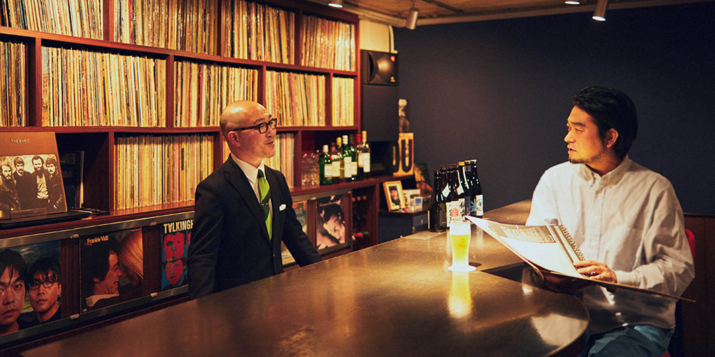 名ロックバーの意志が引き継がれる恵比寿〈セイリンシューズ〉。ミュージシャン・堀込泰行とリスニングバーへ ポップ