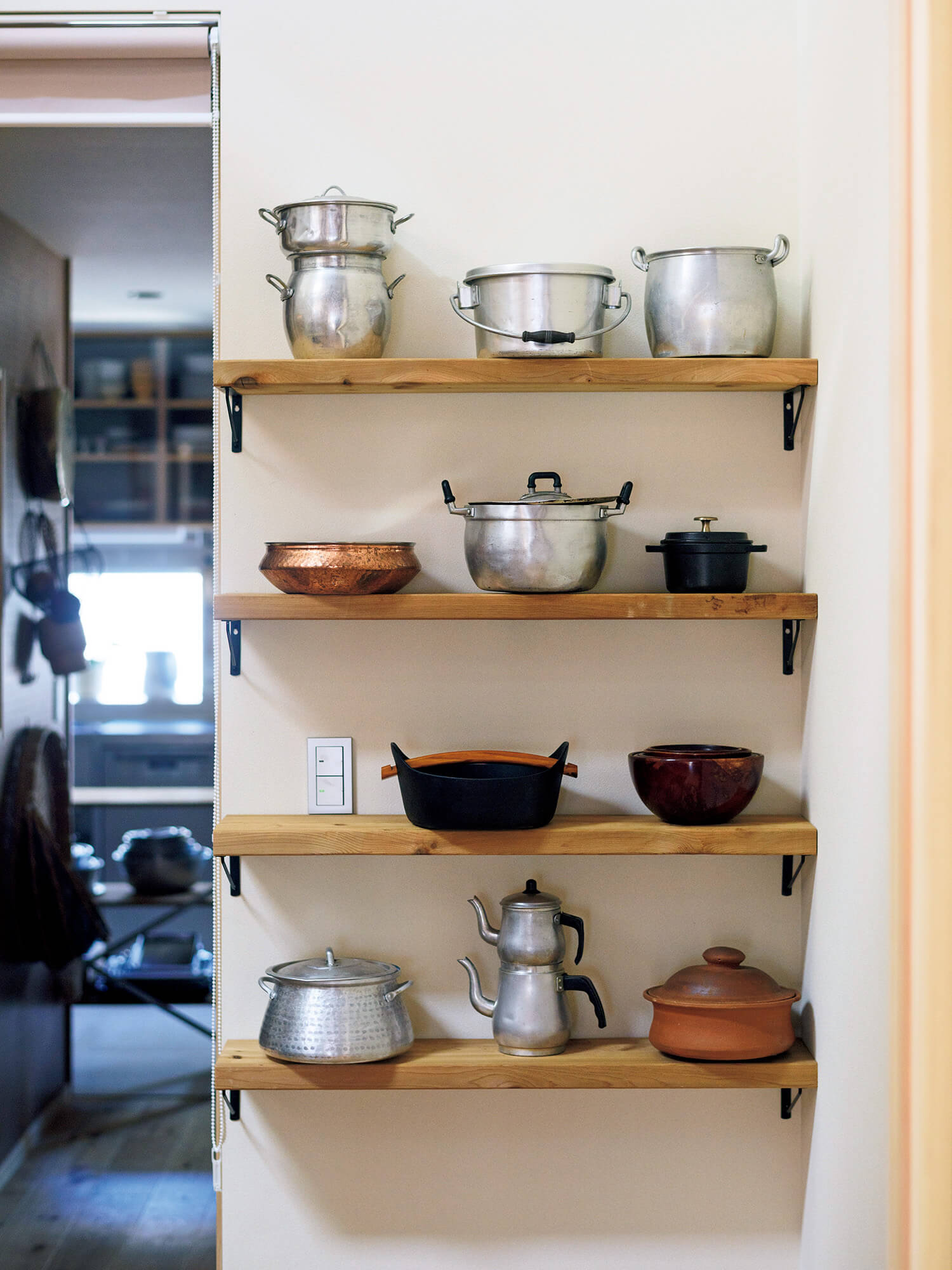 編集者 ツレヅレハナコ 自宅 キッチン 鍋を飾る棚