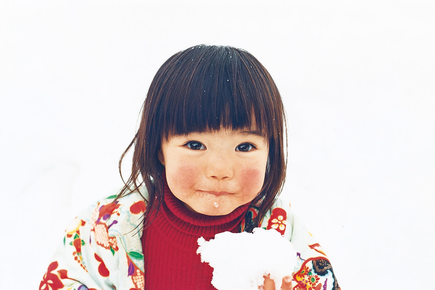 写真家 川島小鳥「作り込まない写真」子供と雪