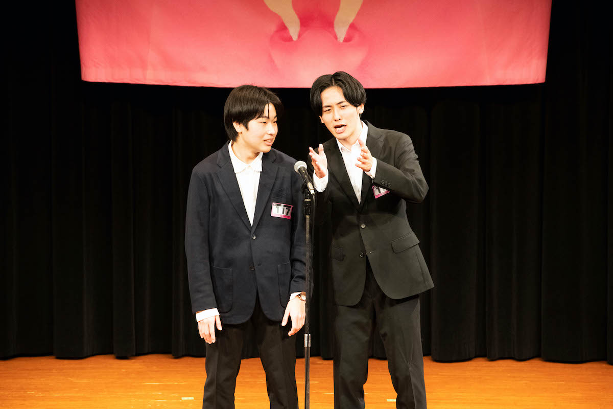 学生お笑い大会『NOROSHI』の様子。名古屋大学落語研究会「跋扈」