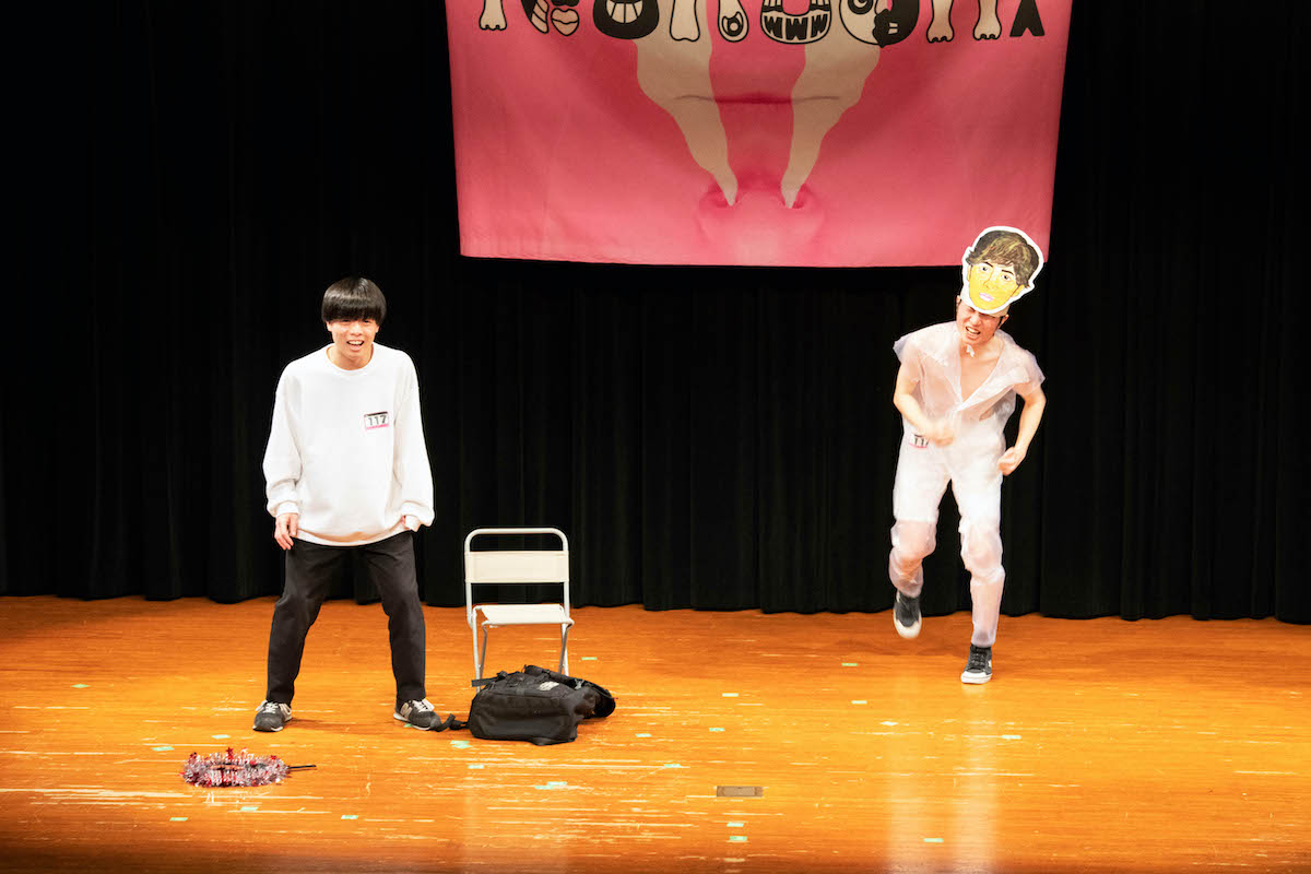 学生お笑い大会『NOROSHI』の様子。名古屋大学落語研究会「跋扈」