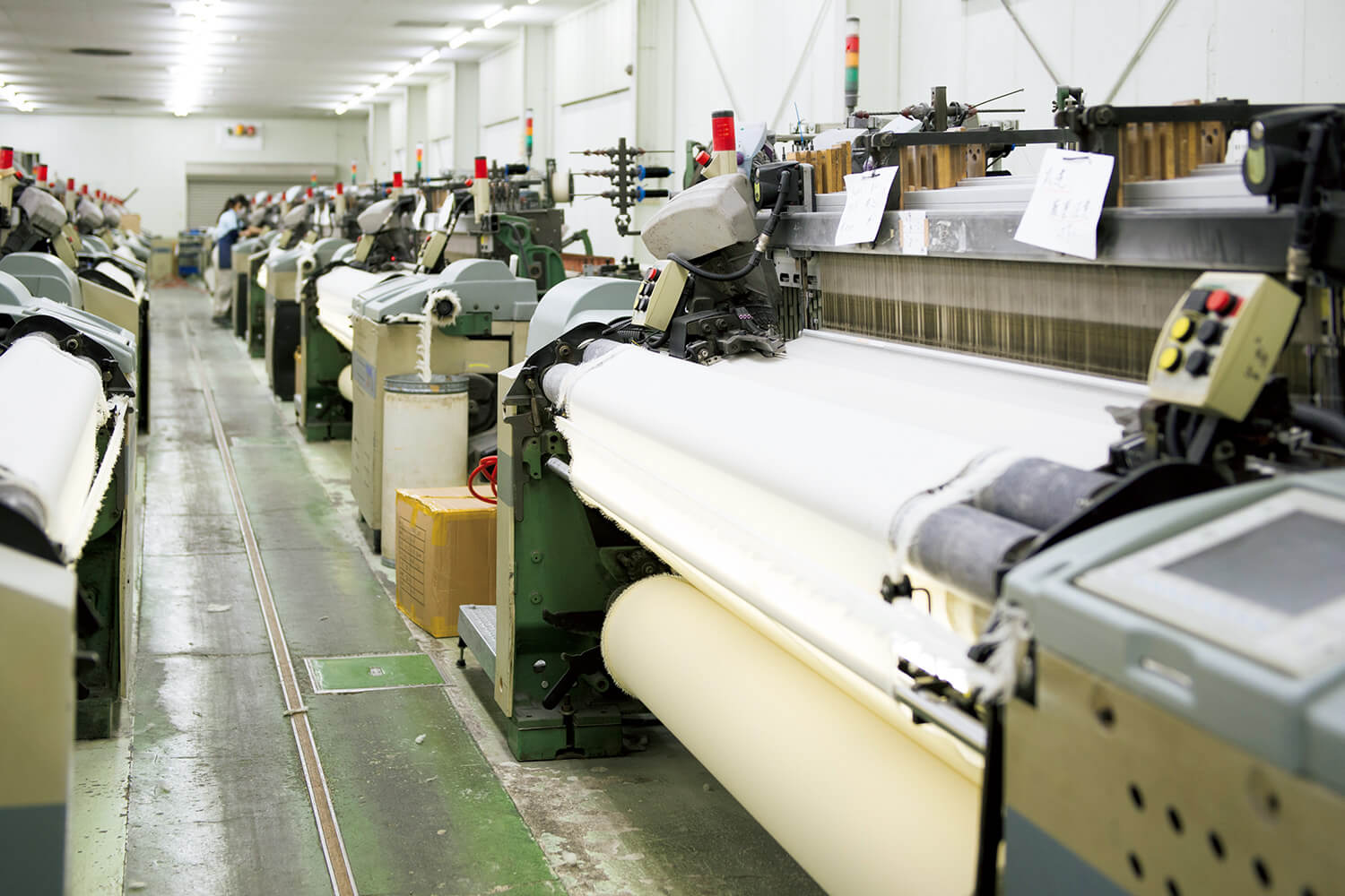 〈AURALEE〉の製品を作る愛知県の工場 レピア織機