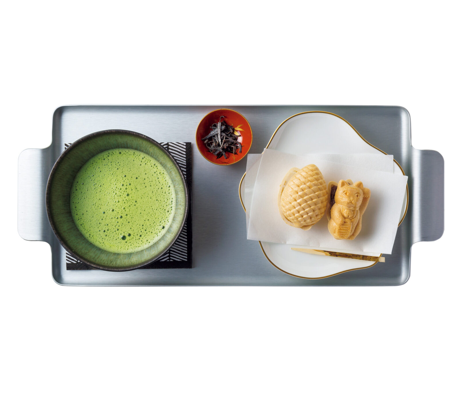 こんにゃく寿司とかき氷 KONの〈福岡茶酒房・万（yorozu）〉のお抹茶と最中