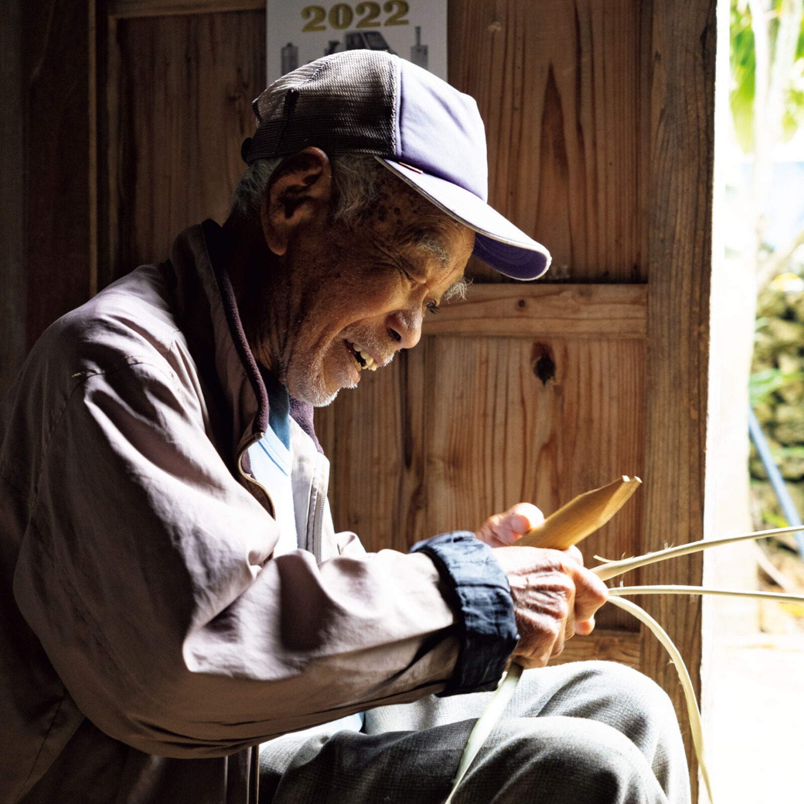 20歳頃から民具を作り続けてきた、94歳の松竹昇助さん。