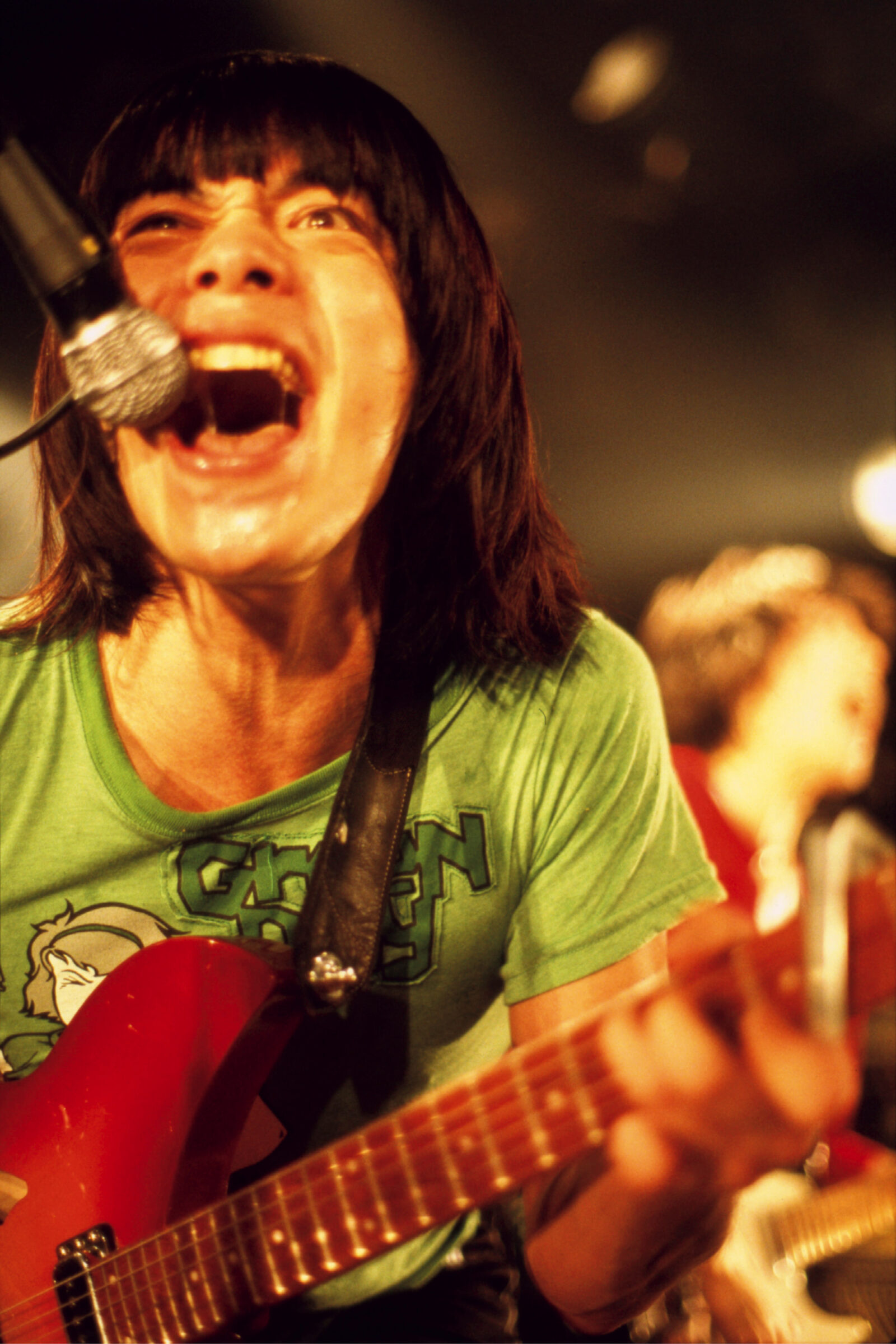 2006年、ステージ上で峯田和伸（銀杏BOYZ）を近距離撮影