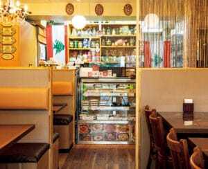 東京〈Byblos Lebanese Restaurant〉店内