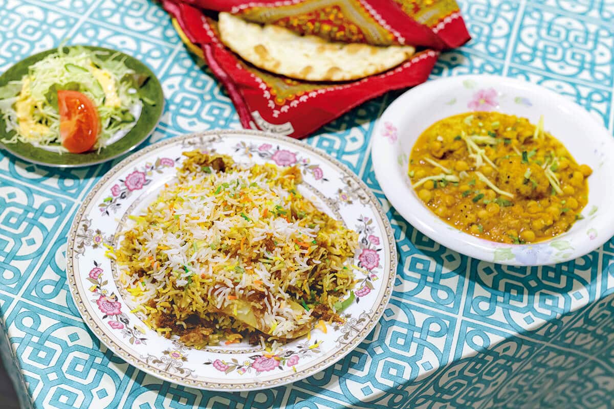 〈ALI’S HALAL KITCHEN〉マトンビリヤーニ、ひよこ豆入りコフタ