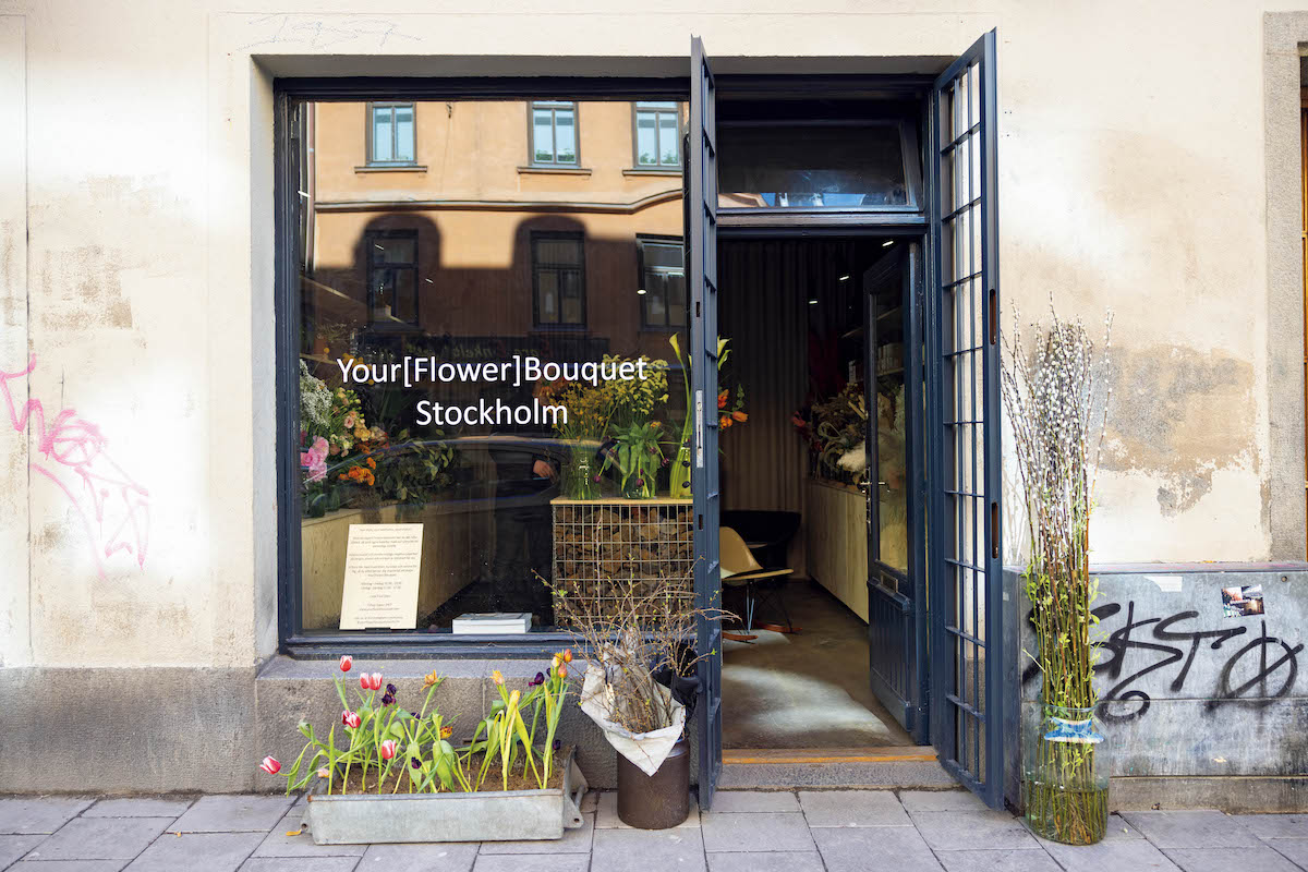 〈YOUR 〔FLOWER〕 BOUQUET STOCKHOLM〉店前の様子。