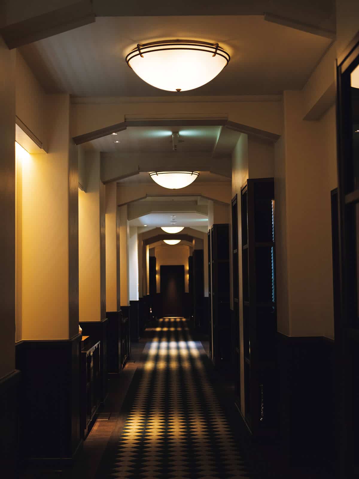 〈ザ・ホテル青せいりゅう龍 京都清水〉ホテル内廊下