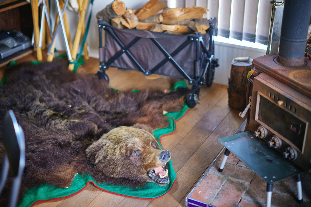 釧路の猟師から送られたという熊の毛皮
