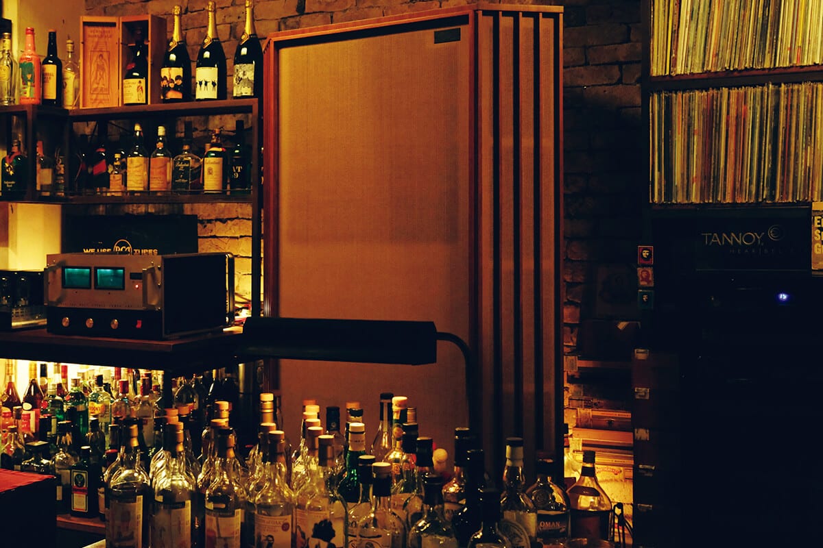 〈Bar MARTHA〉店内