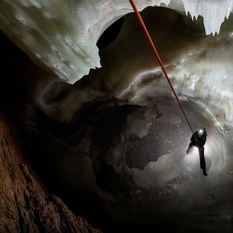 グリーンランドの洞窟調査