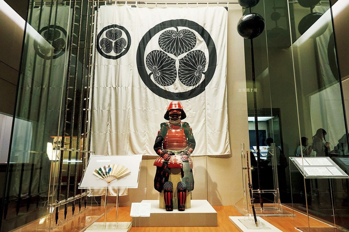 名古屋〈徳川美術館〉三つ葉葵の陣幕と甲冑