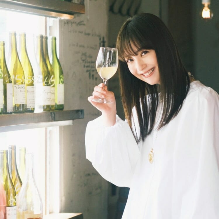 女優・佐々木希が選ぶ一本。私の好きなナチュラルワイン