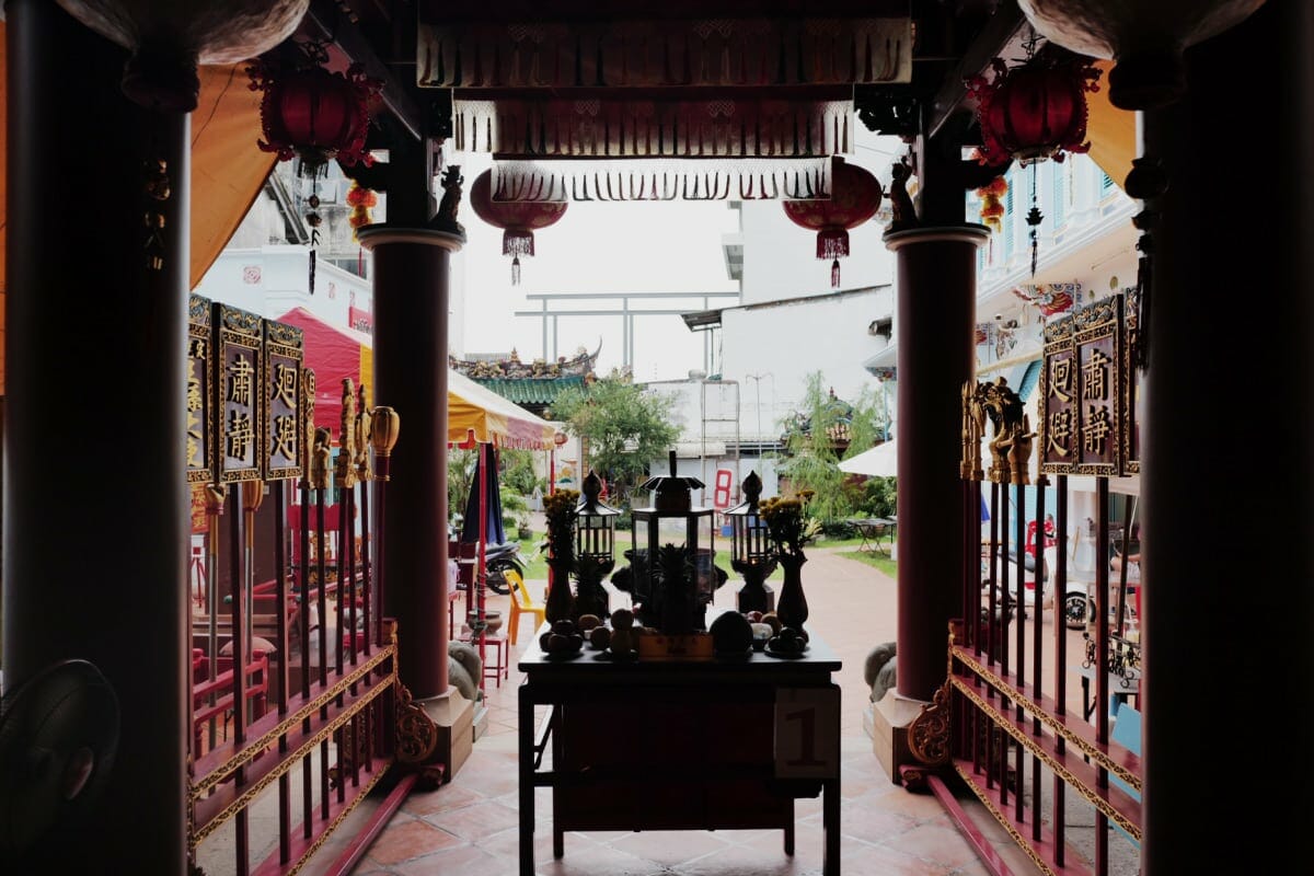 寺院〈Saeng Tham Shrine〉