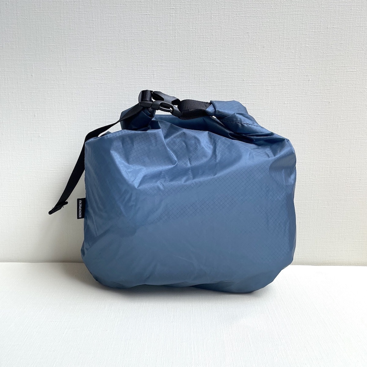 アウェザー〉のdry sack（slate blue）