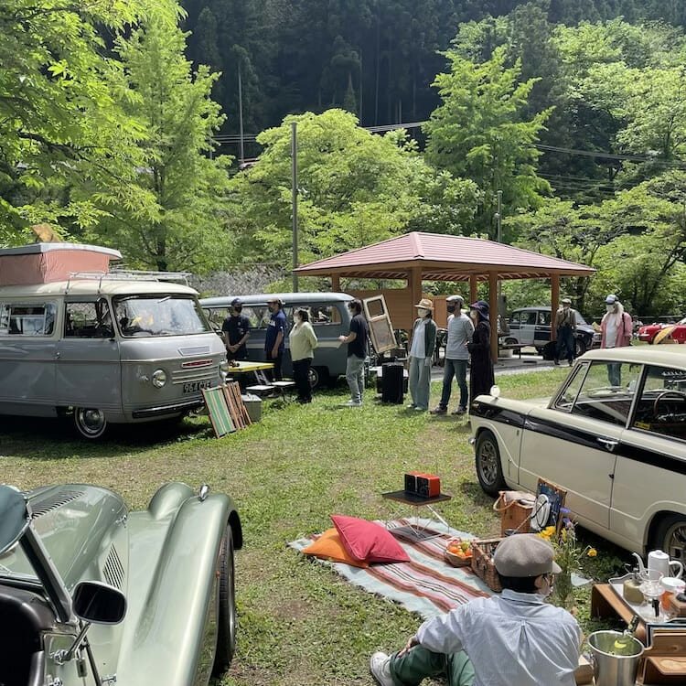 秩父の山奥に日本全国から旧車が集合。ピクニックという名の別世界へ