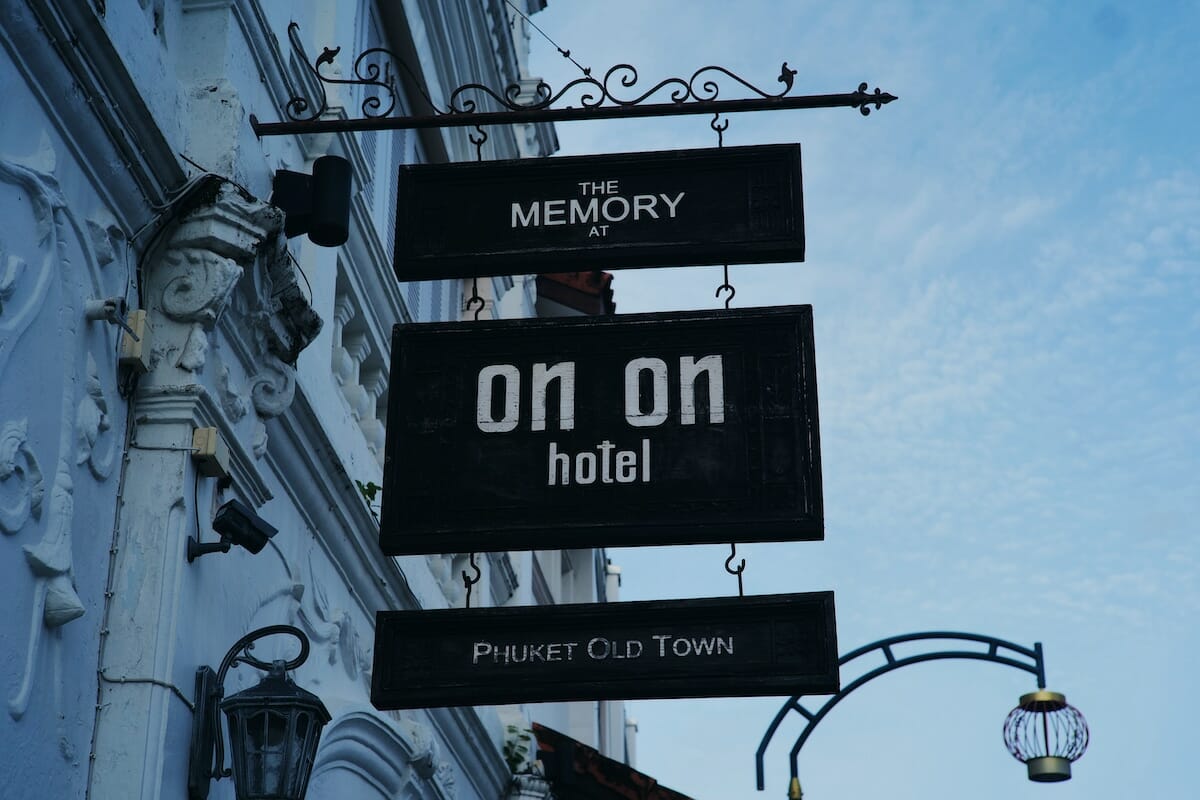 〈The Memory at On On Hotel〉看板