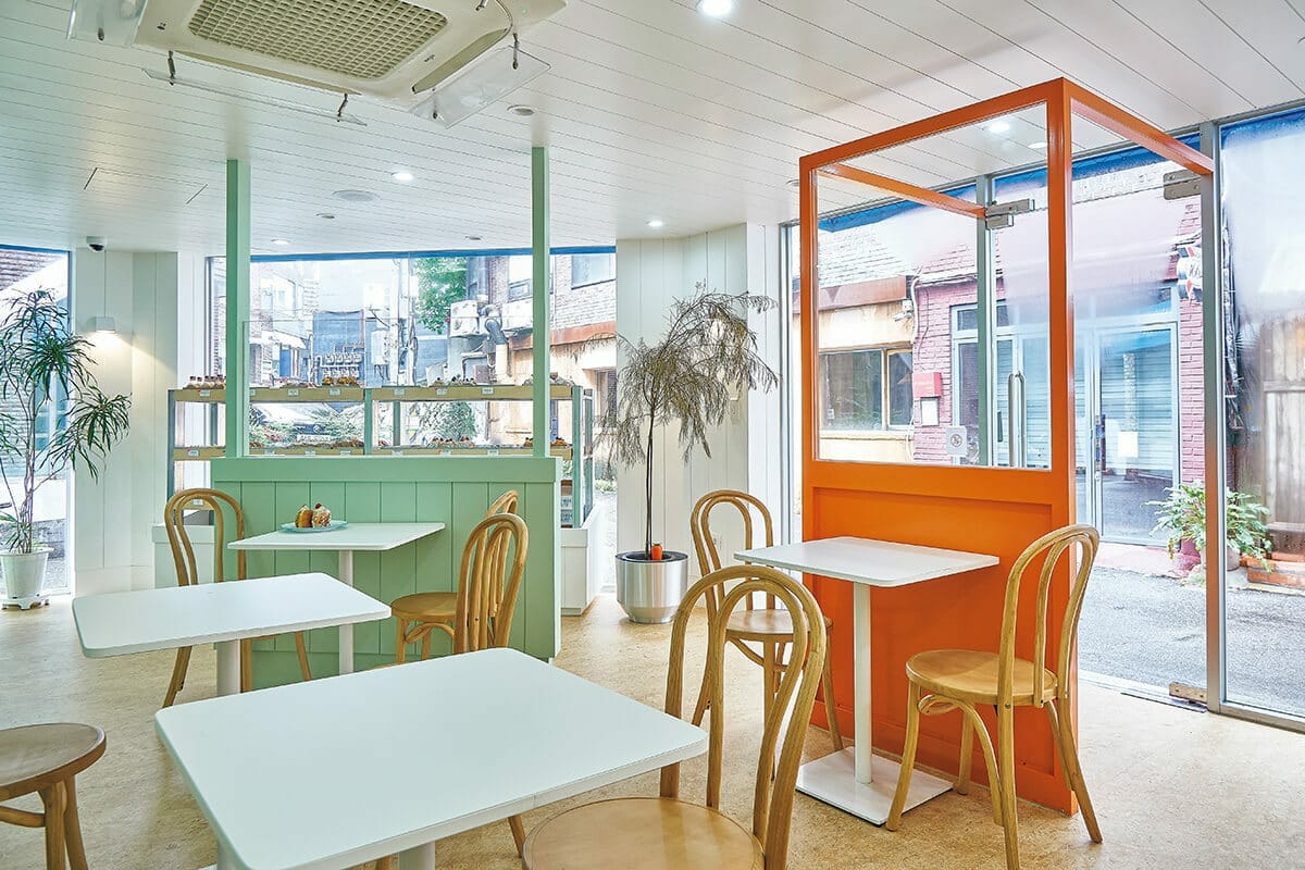 韓国〈BABYCHEEKdonuts〉店内
