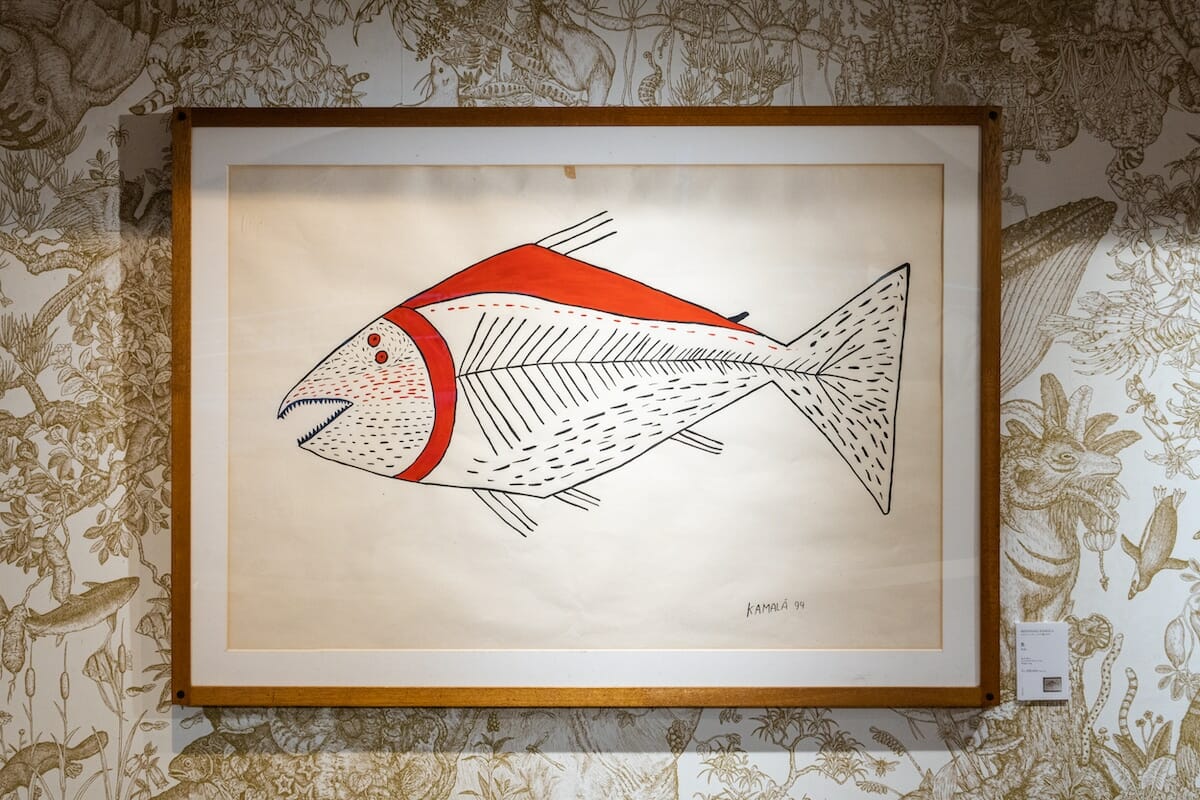 プリミティブな魚の絵画