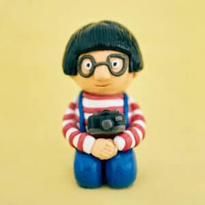 写真家・衛藤キヨコを模した人形