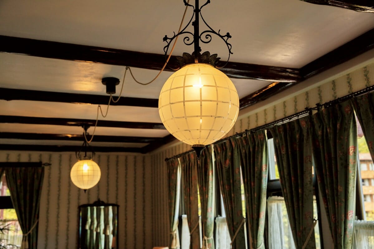 〈雲仙観光ホテル〉客室特別室の照明