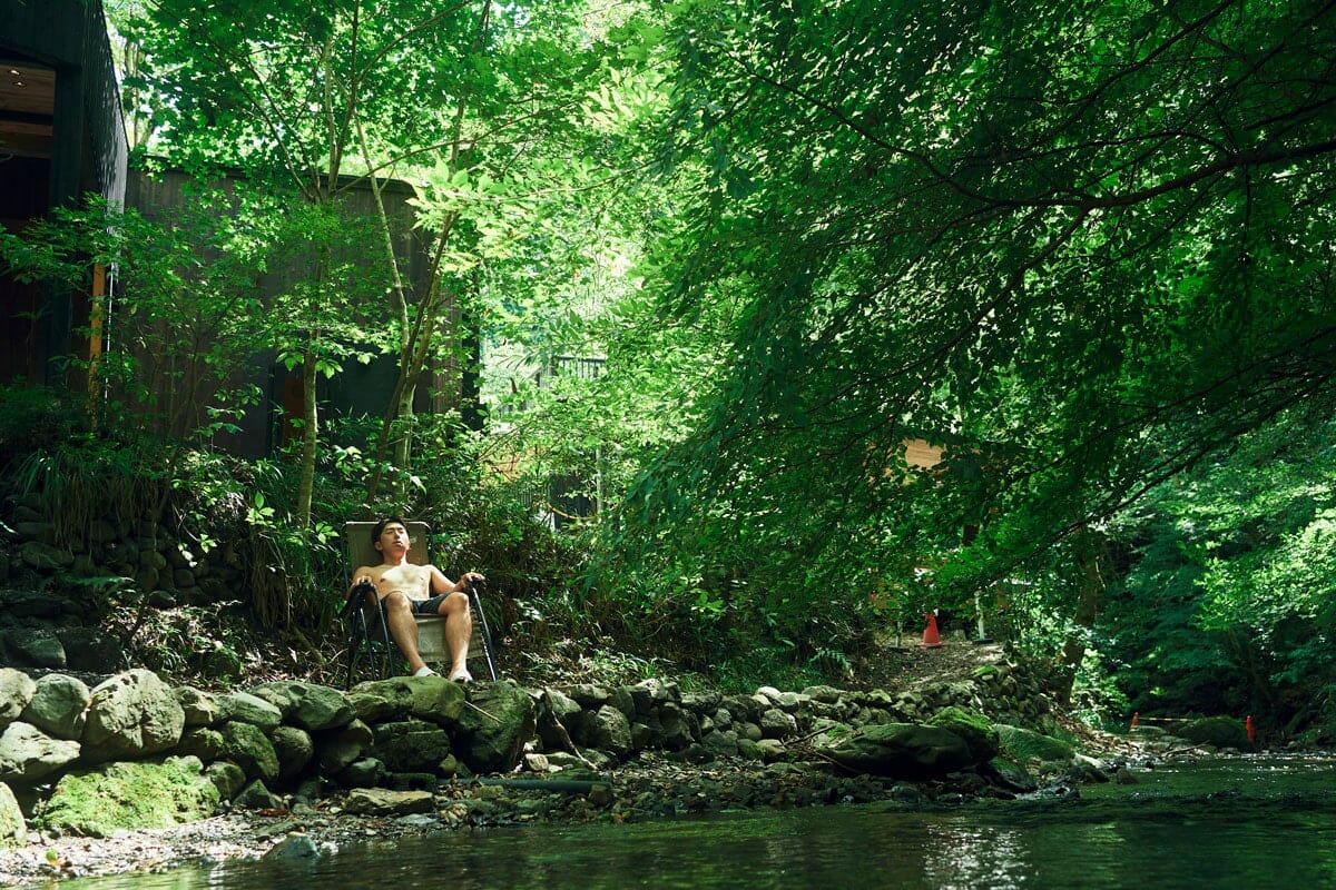 東京の森を堪能できるサウナ・五日市のキャンプ場〈自然人村〉