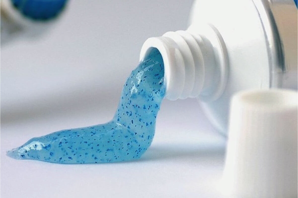 プラスチック粒子不使用の歯磨き粉