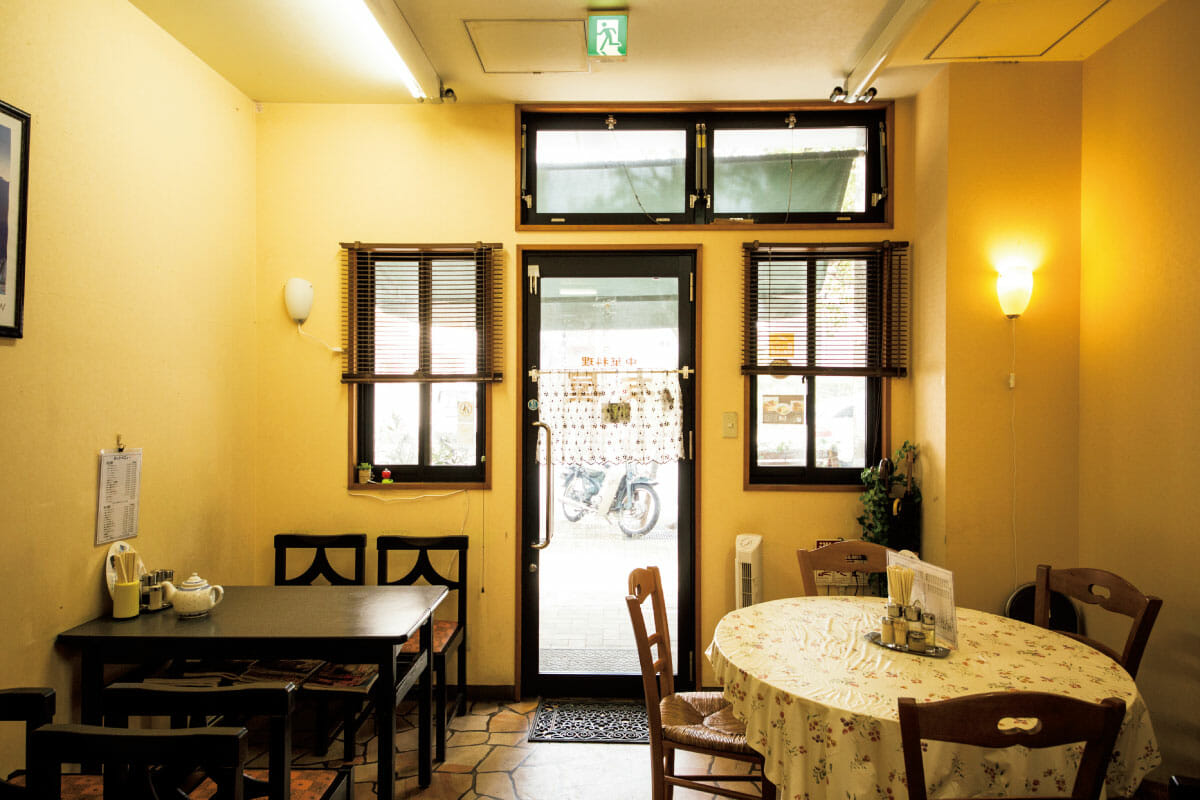 友屋の店内