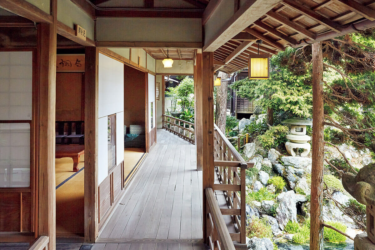 三重〈大黒屋〉店内