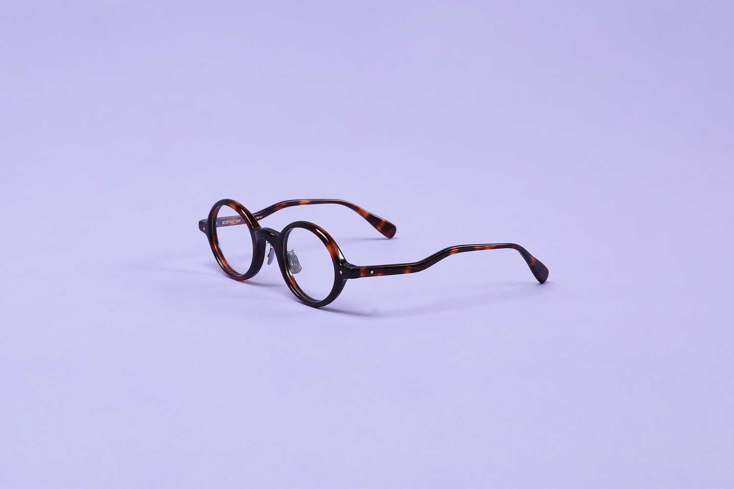 〈アイヴァン 7285〉の眼鏡