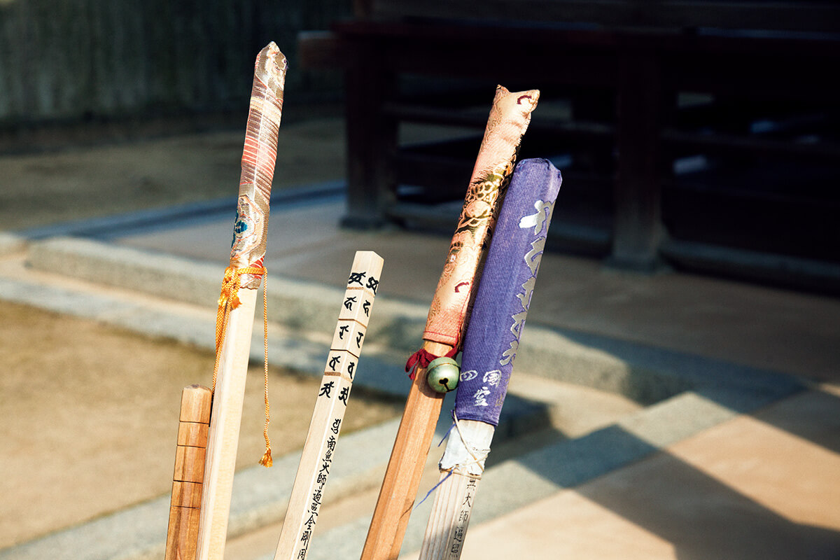 四国八十八所のお寺で売られている杖