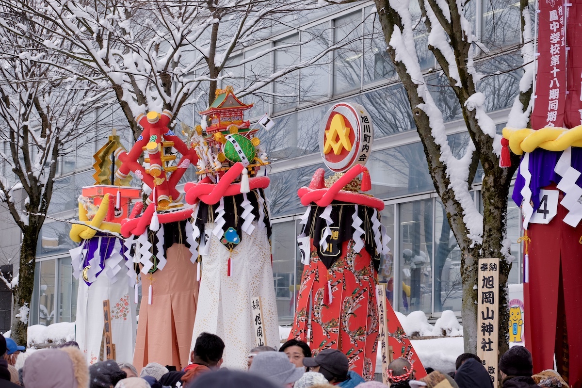 秋田県・横手市、梵天祭りの様子