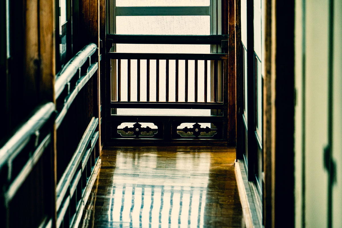 中村旅館の廊下