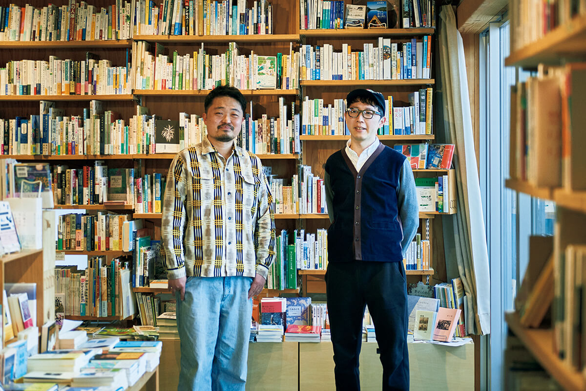 〈BOOKSHOP TRAVELLER〉店主・和氣正幸、ブックコーディネーター・内沼晋太郎