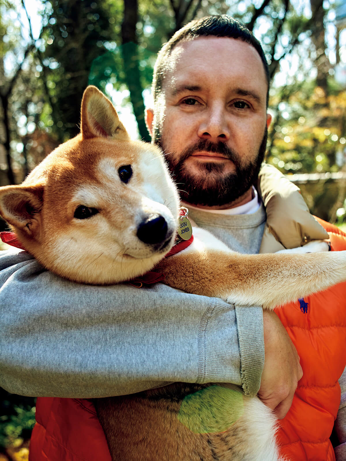 ファッションデザイナー・キム・ジョーンズ、柴犬GUGU